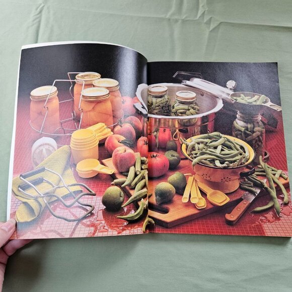 Canning by Sue & Bill Deeming, Vintage 1983, Paperback Recipes & Instructions - Picture 4 of 15